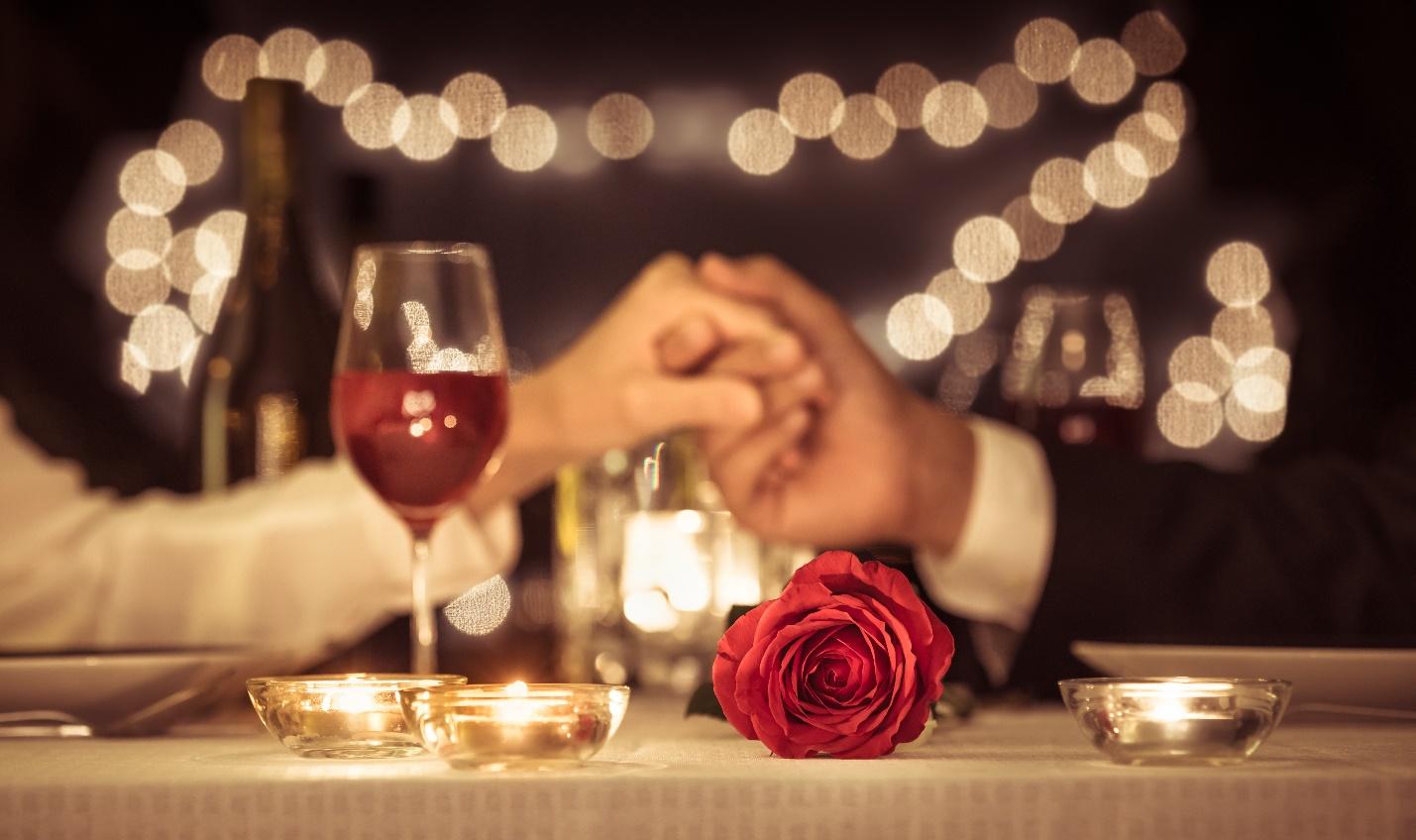 5-Ideas-for-Anniversary-Gifts-Your-Husband-is-Sure-to-Love